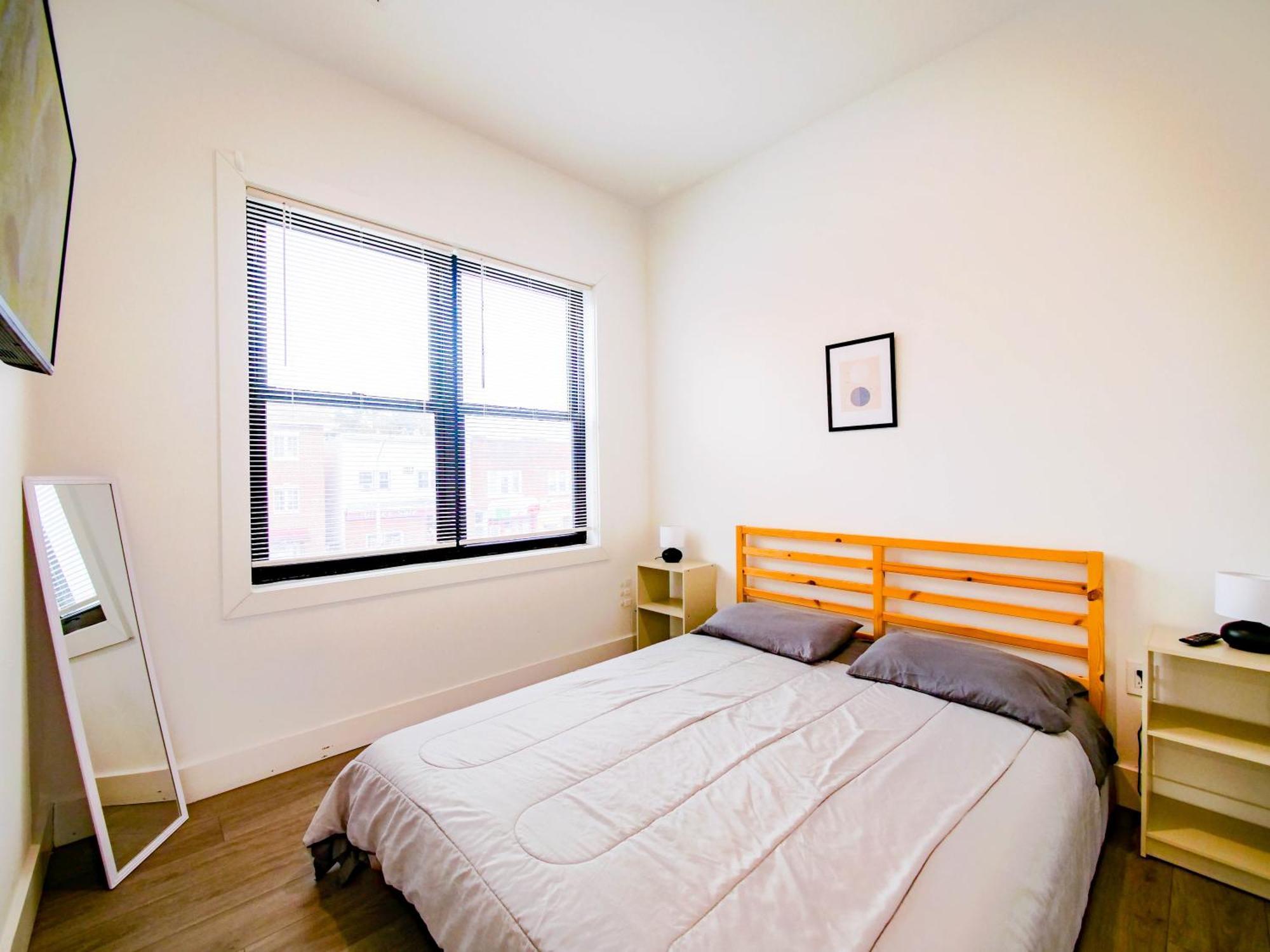 Vast Fully Furnished 2-bed Close To Nyc Apartment