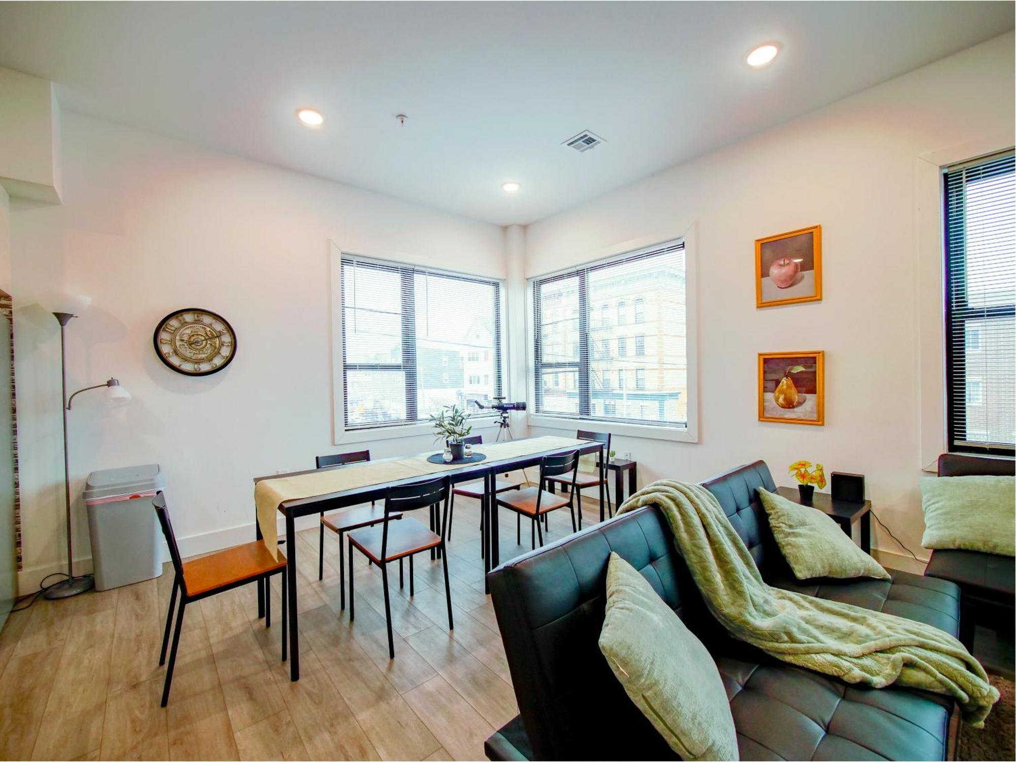 Apartment Vast Fully Furnished 2-bed Close To Nyc
