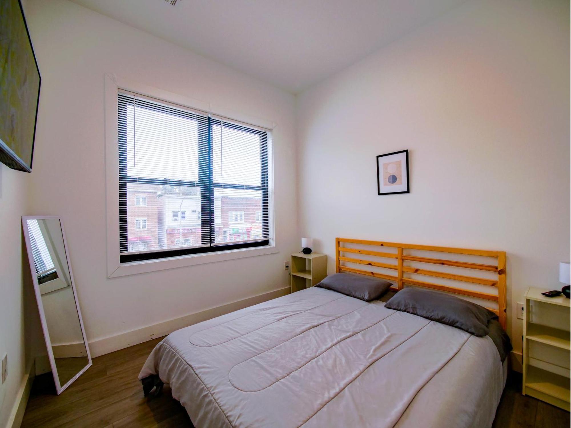 Vast Fully Furnished 2-bed Close To Nyc Apartment *